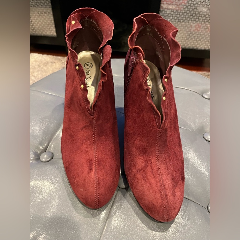 3/$25 Bella Vita Sz 10WW Burgundy Zippered Ankle Boot